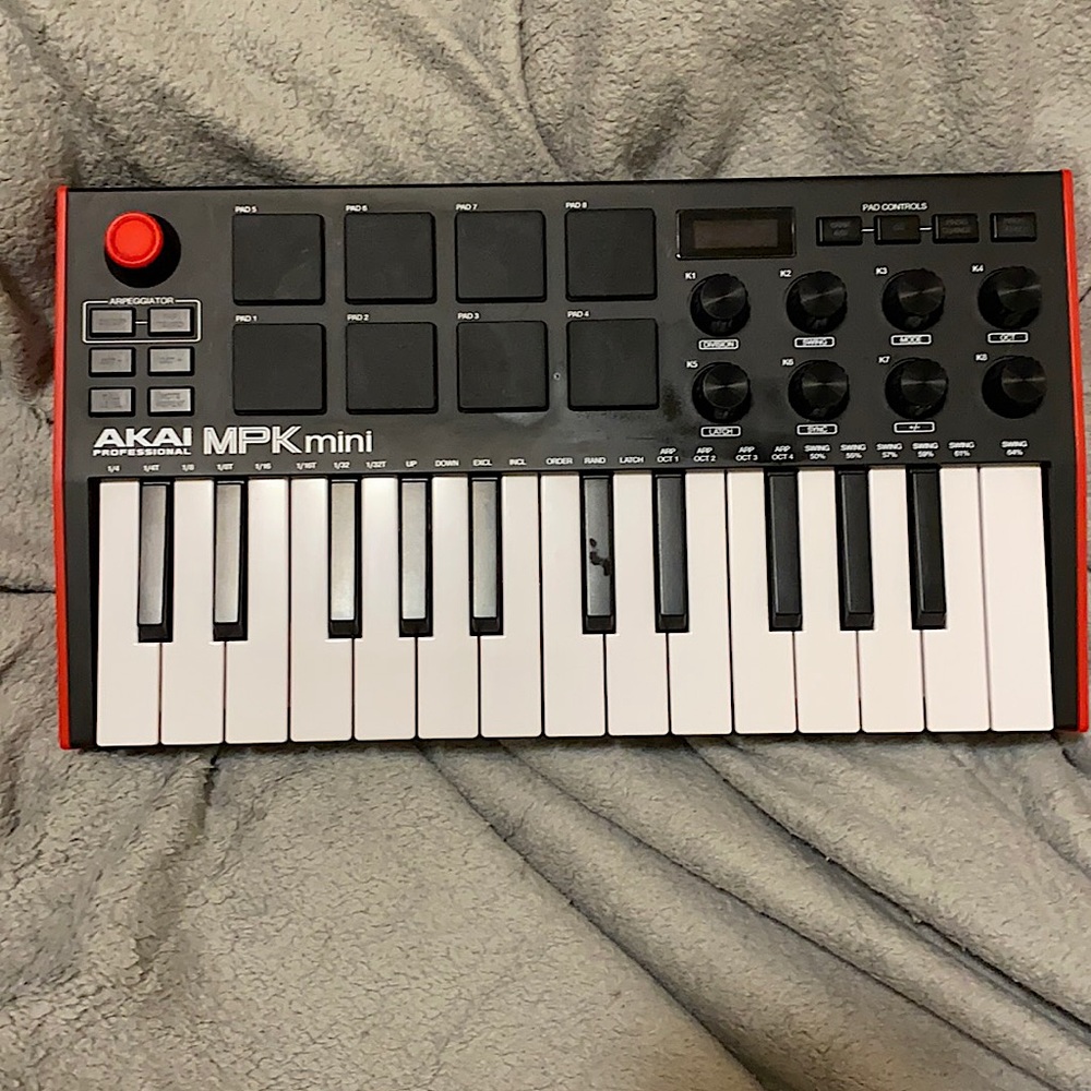 Akai MPK mini Professional Keyboard, 25-key Portable Drum Pads USB midi